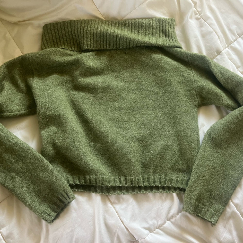 silence & noise cowl neck green sweater, never worn